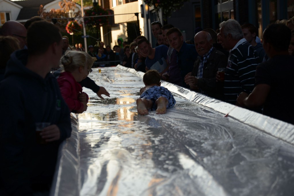 ../Images/Donderdag kermis 360.jpg